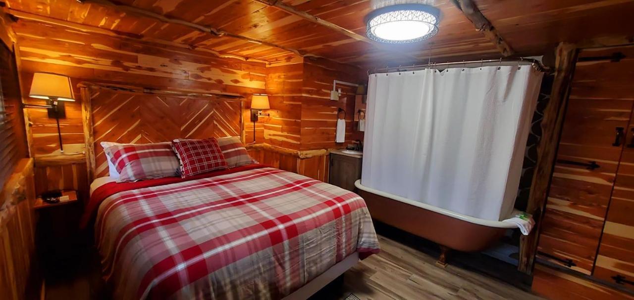 Log Cabin Inn Eureka Springs Exterior photo