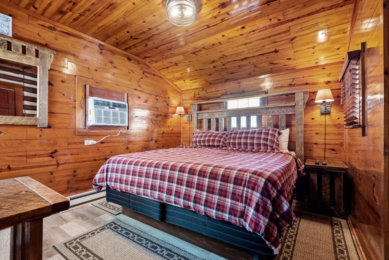 Log Cabin Inn Eureka Springs Exterior photo